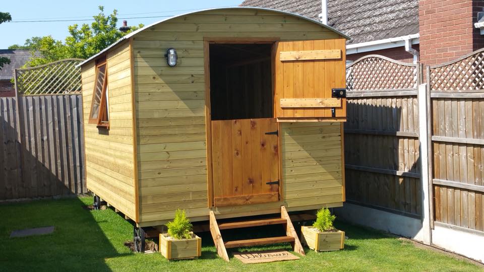 Equestrian use of shepherds hut sited in South Shropshire.